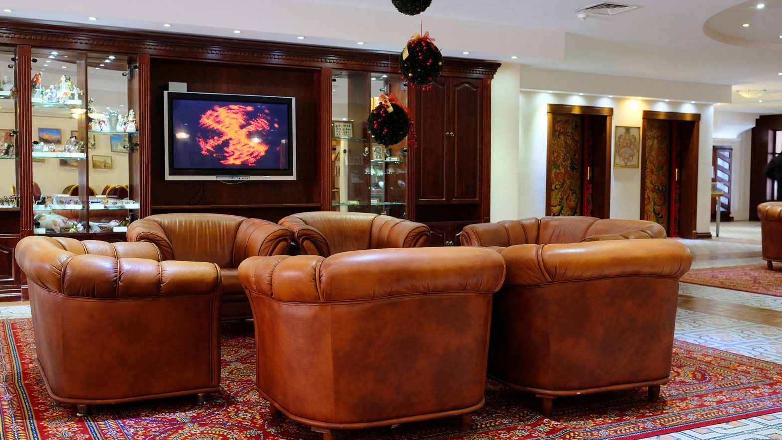 Digital signage in a lobby that elevates brand experience